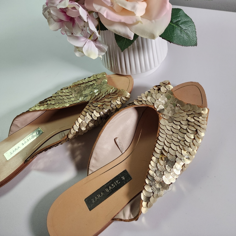 Gold Sequin Sandals #sandals #summer